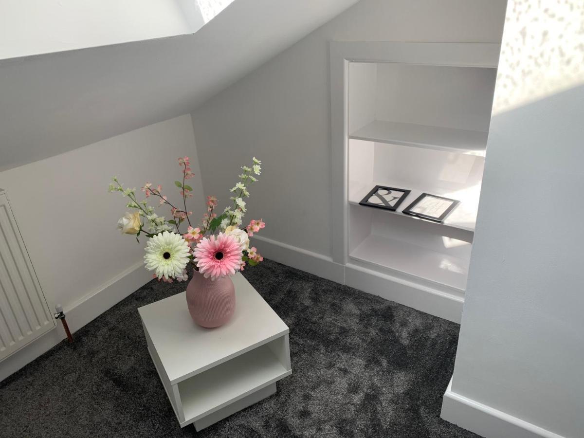 ホテル Kunda House Galton Bridge バーミンガム エクステリア 写真
